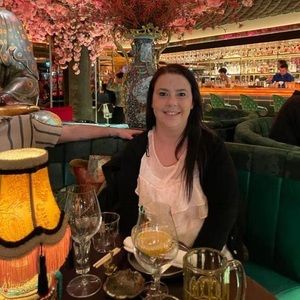 Meet your Posher, Lauren